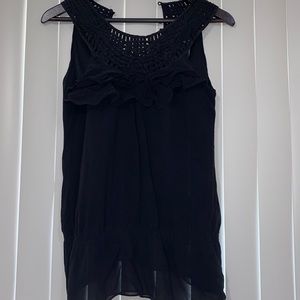 🥳 White House/Black Market Sleeveless (M) Top